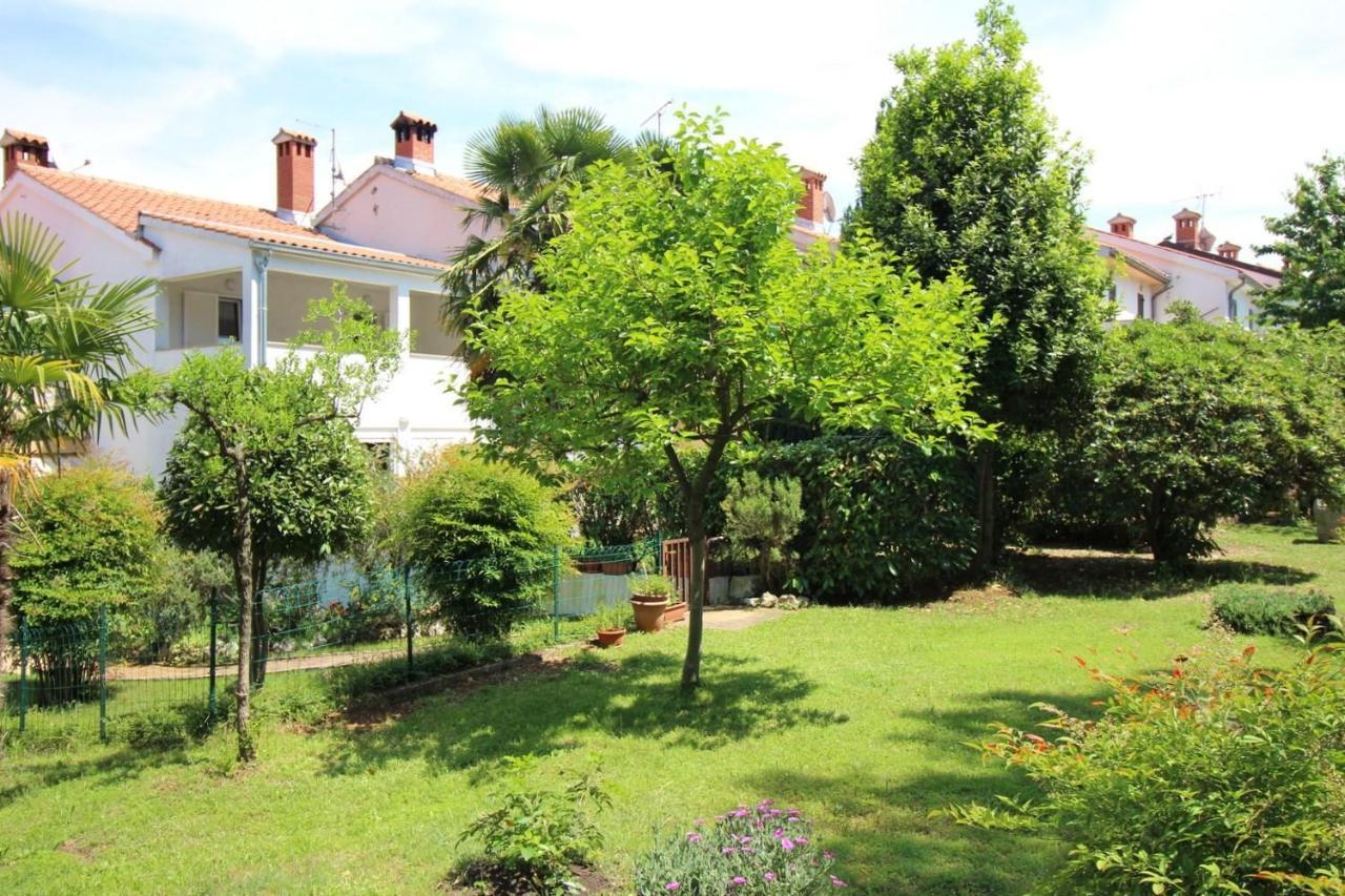 Apartment in Porec/Istrien 10214 Exterior foto